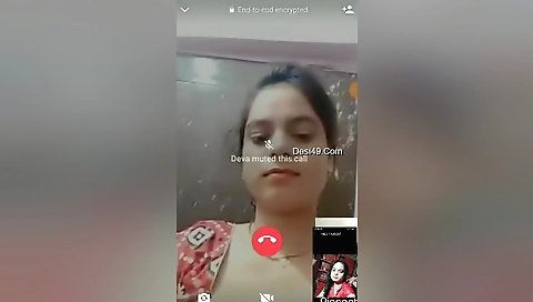 Today Exclusive -cute Desi Girl Shows Her Boobs On Vc