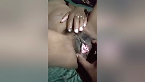 Today Exclusive -wife Pussy Video Record By Hubby
