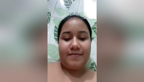 Sexy Bangla Girl Shows Her Big Boobs