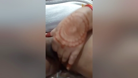 Indian Busty Wife Fingering Desperately