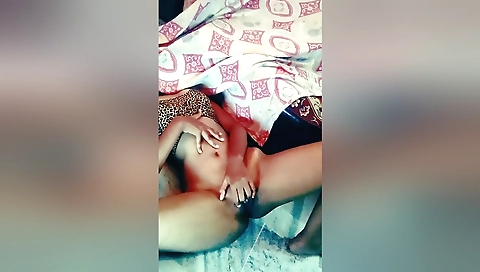 Divya Jab So Ke Uthii To Bht Hawas Me Thi