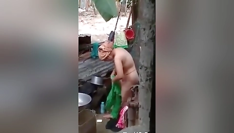 Today Exclusive- Boudi Outdoor Bathing Record In