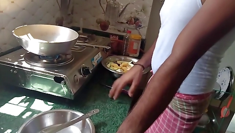 Mistress Got The Servant Dick To Fuck Her Pussy In The Kitchen! Desi Porn In Clear Hindi Voice
