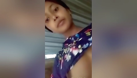 Today Exclusive- Bangla Girl Showing Her Boobs And Wet Pussy