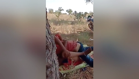 Today Exclusive- Desi Village Randi Outdoor Fucking