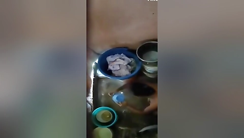 Today Exclusive- Sexy Desi Girl Bathing