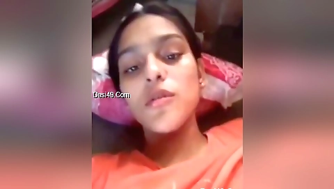 Cute Indian Girl Shows Boobs And Pussy 1