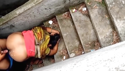 Desi Bhabhi Ko Sidhi Me Choda Hot Indian Bhabhi Fucking In Top Of House