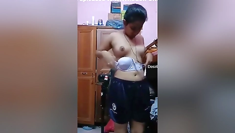 Today Exclusive -desi Girl Shows Her Boobs And Pussy