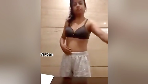Today Exclusive- Sexy Desi Girl Strip Her Cloths And Showing Her Nude Body