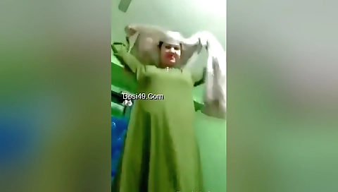 Today Exclusive- Bangla Wife Strip Her Cloths And Showing Nude Body 2
