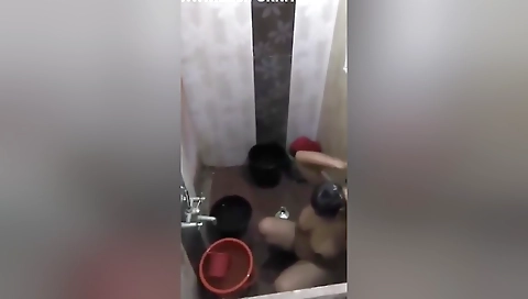 Desi Bhabhi Bathing Capture In