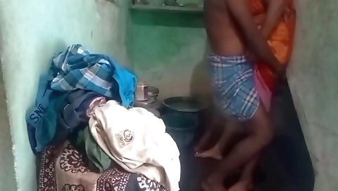 Tamil Priya Aunty Bathroom Sex