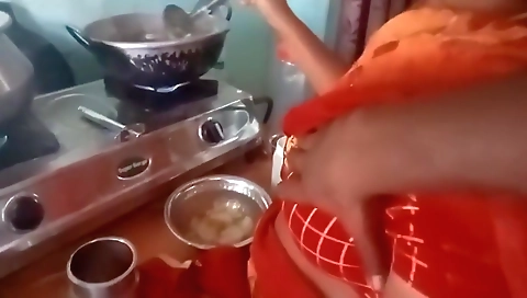 Tamil Aunty Boobs