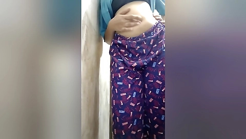 Gf Ne Boobs Dabaye Aur Dudh Nikala Aapne Dabakr Hot Indian Gf