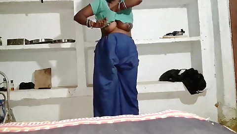 Desi Wife Fingering And Showing Body