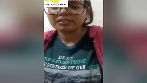 Today Exclusive -indian Girl Shows Her Boobs On Vc