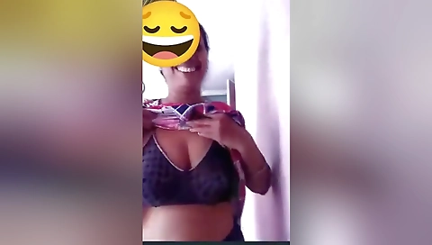 Today Exclusive -desi Bahbhi Shows Her Boobs And Pussy