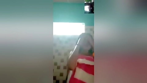 Today Exclusive- Desi Girl Showing Her Bathing On Video Call