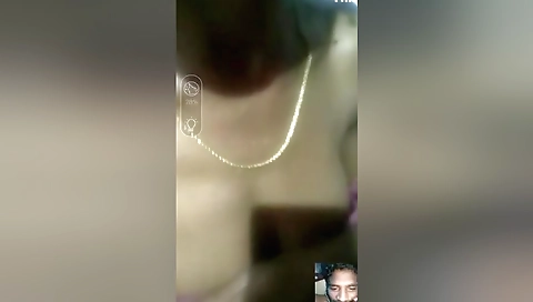 Today Exclusive- Desi Village Gf Showing Her Boobs
