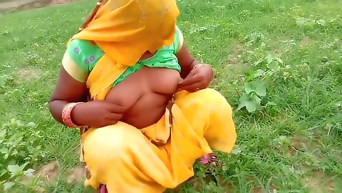 Radhika Bhabhi Ki Khet Me Chudai Indian Outdoor Sex In Hindi