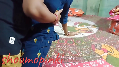 Bangali Pinki Boudi Ko Jamke Choda Kam Karte Huye