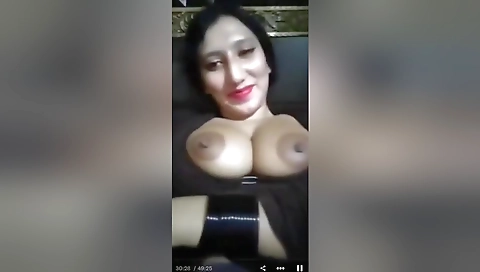 Today Exclusive -cute Paki Girl Shows Her Boobs On Vc