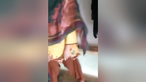 Today Exclusive -cute Paki Girl Shows Her Boobs And Pussy