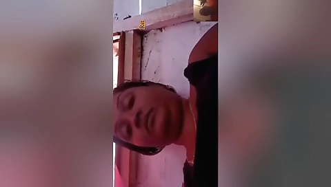 Today Exclusive-lankan Wife Showing Her Boobs And Pussy To Lover On Video Call