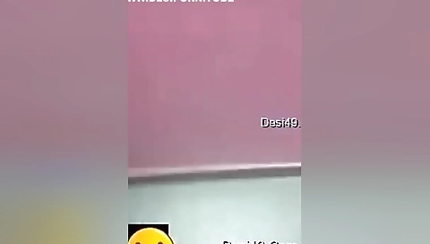 Today Exclusive-tamil Bhabhi Showing Boobs On Video Call