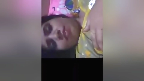 Today Exclusive- Horny Desi Girl Showing Her Boobs And Pussy