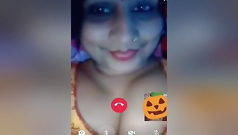 Exclusive- Horny Indian School Teacher Showing Her Boob On Video Call