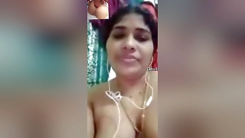 Sexy Bhabhi Shows Her Boobs On Vc 1
