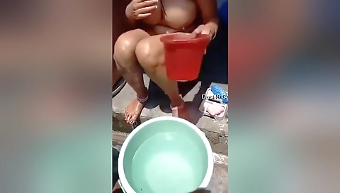 Desi Bhabhi Bathing