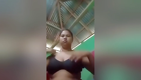 Desi Village Bhabhi Shows Her Boobs And Pussy