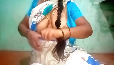 Tamil Aunty Priyanka Pussy Show In Village Home