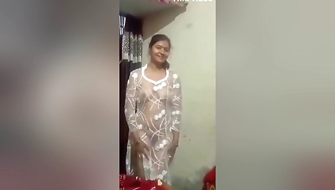 Sexy Bhabhi Shows Her Boobs And Pussy