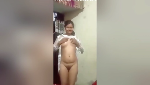 Sexy Bhabhi Shows Her Boobs And Pussy