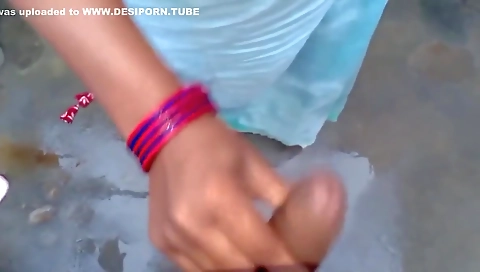 Desi Bhabhi Ko Bathroom Me Jhuka Kar Chod Diya