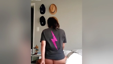 Friends Girlfriend Caught Him Cheating So She Called Me