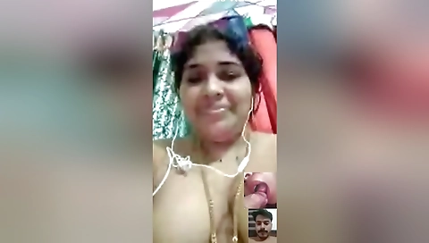 Sexy Bhabhi Shows Her Boobs On Vc 2