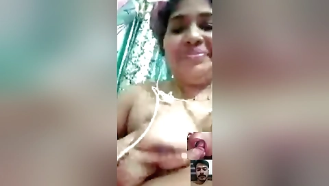 Sexy Bhabhi Shows Her Boobs On Vc 2