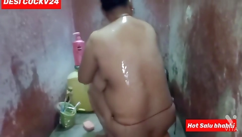 Hot Salu Bhabhi In Bathroom