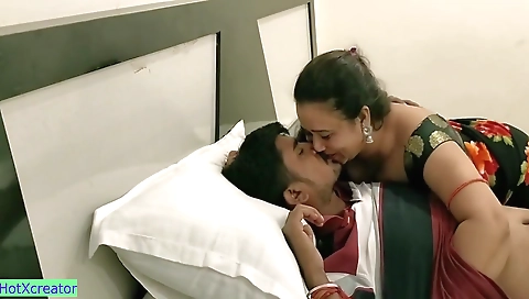 Indian Beautiful Milf Bhabhi Fucking At Sea Beach Resort!!