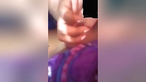 Sexy Desi Girl Shows Her Boobs