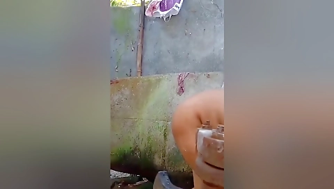 Desi Girl Out Door Bathing Video Record By Lover