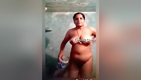 Today Exclusive- Tamil Bhabhi Record Her Bathing Video 2