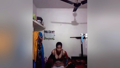 Today Exclusive- Desi Odia Bhabhi Showing Her Boobs And Pussy
