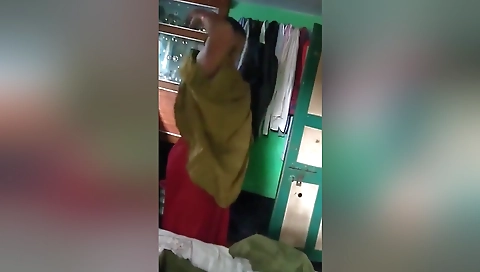 Today Exclusive- Desi Boudi Wearing Cloths After Bathing 2