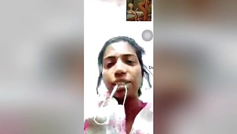 Today Exclusive- Paki Girl Showing Her Boobs